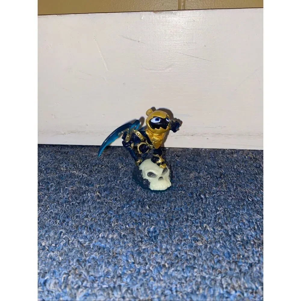 Skylanders undead action figure dolls lot of 4 assorted sizes
